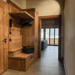 Secret Place Luxury Floor With Jacuzzi A Dream In Old Wood *