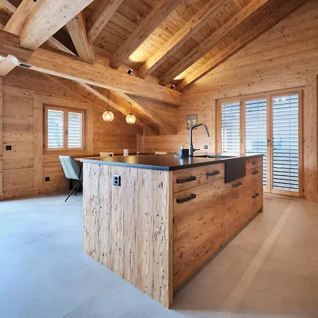 Secret Place Luxury Floor With Jacuzzi A Dream In Old Wood * Lenk im Simmental