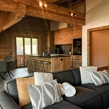 Apartment Secret Place Luxury Floor With Jacuzzi A Dream In Old Wood