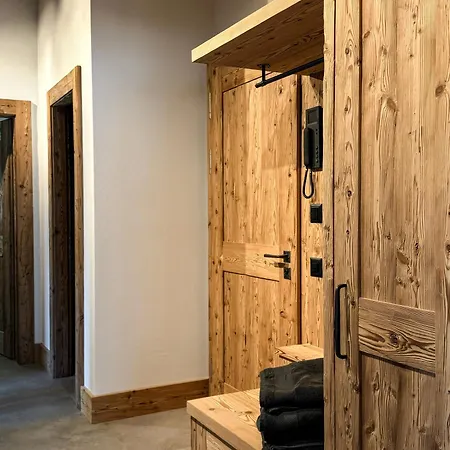 Appartement Secret Place Luxury Floor With Jacuzzi A Dream In Old Wood *