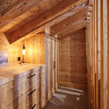 Secret Place Luxury Floor With Jacuzzi A Dream In Old Wood *