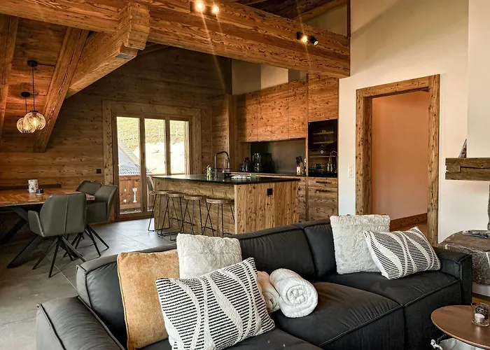 Apartment Secret Place Luxury Floor With Jacuzzi A Dream In Old Wood