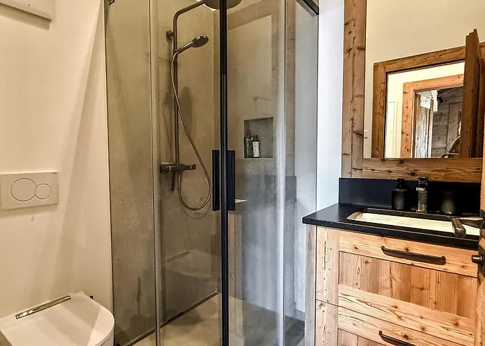 Secret Place Luxury Floor With Jacuzzi A Dream In Old Wood *