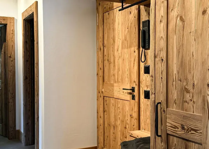 Apartment Secret Place Luxury Floor With Jacuzzi A Dream In Old Wood *