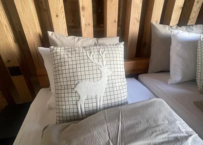 Secret Place Luxury Floor With Jacuzzi A Dream In Old Wood Apartment